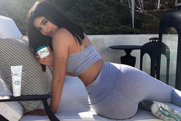 MAIN-Kylie-Jenner-promotes-butt-and-breast-enhancement-cream