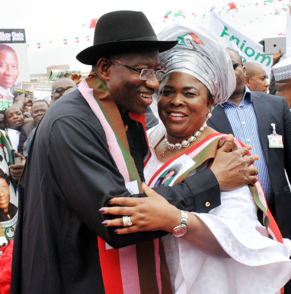 PIC. 9. PRESIDENT GOODLUCK JONATHAN AND HIS WIFE, DAME PATIENCE, AFTER
DECLARING HIS INTEREST IN 2015 PRESIDENTIAL RACE IN ABUJA ON TUESDAY
(11/11/14).
5672/11/11/14/ICE/AIN/NAN