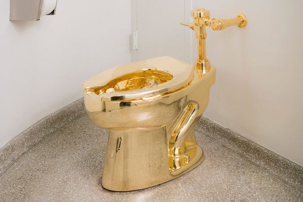 karat-gold-toilet