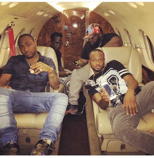 davido-his-hkn-crew-pose-for-a-photo-as-they-jet