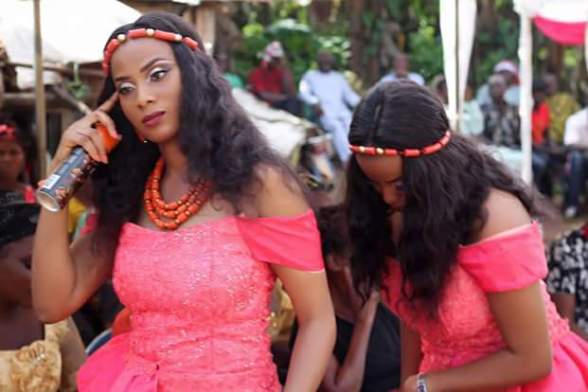  Photos: Beautiful twin sisters wed same day in Abia